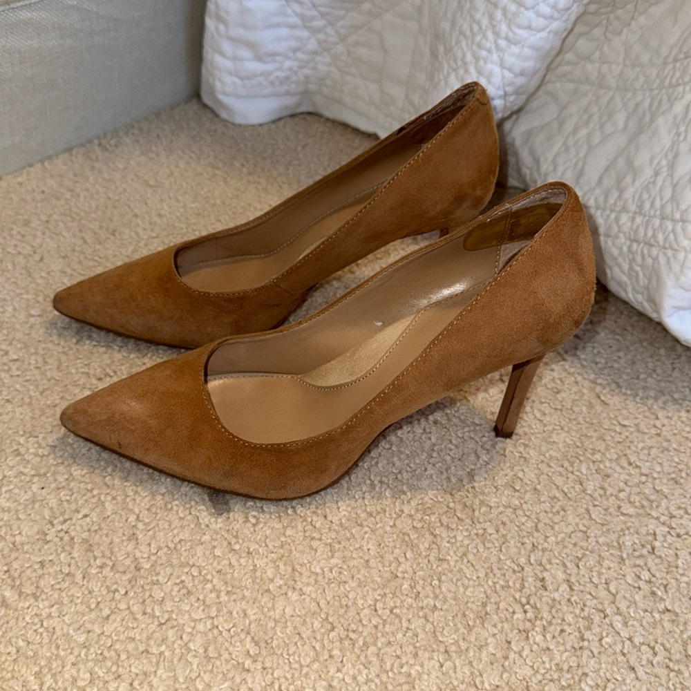 Suede pointed toe heels!
